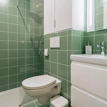 Stunning 1 Bedroom In