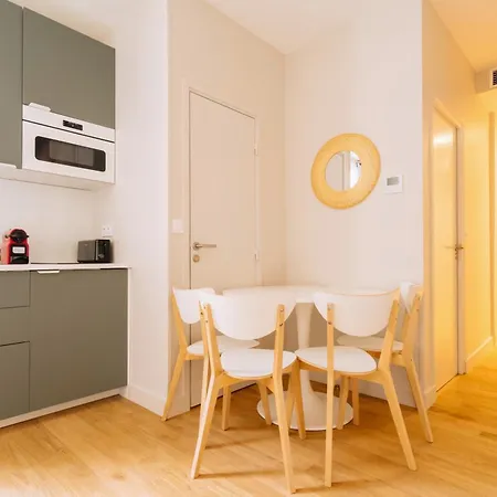 Stunning 1 Bedroom In *