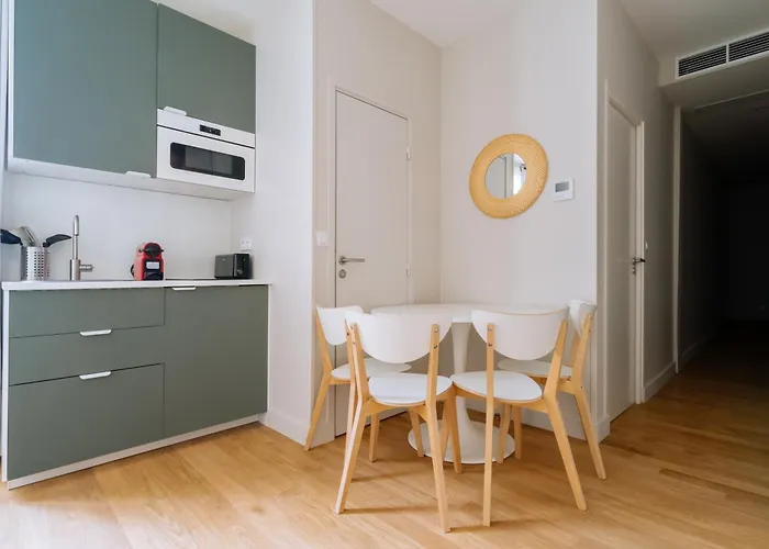 Stunning 1 Bedroom In *
