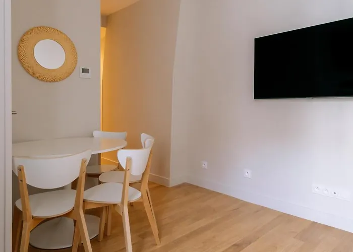 Stunning 1 Bedroom In